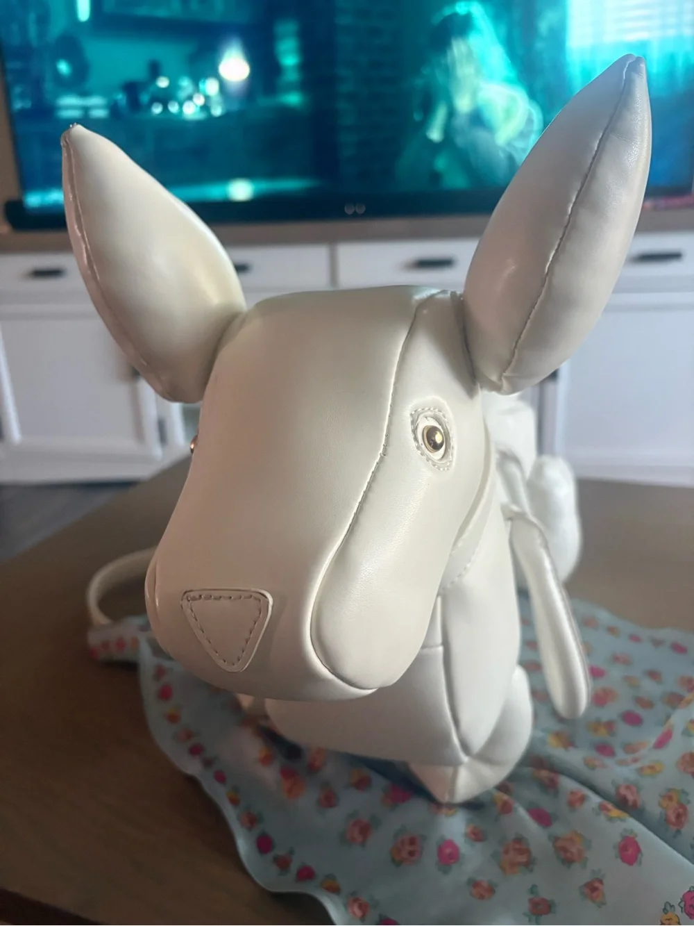 AKIRA Dachshund White Dog-Shaped Crossbody Purse with Detachable Strap